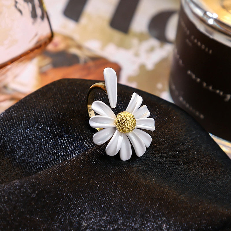 Vintage Daisy Flower Adjustable Size Rings For Women - FabFemina