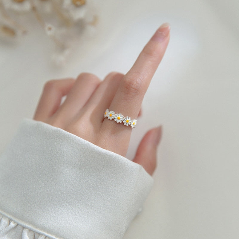 Vintage Daisy Flower Adjustable Size Rings For Women - FabFemina